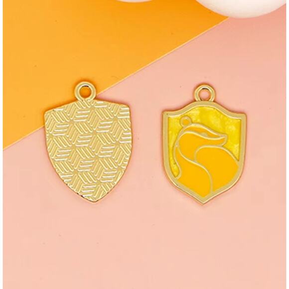 Harry Potter Hogwarts Hufflepuff Enamel Necklace Pendant 113-1 - Picture 3 of 4
